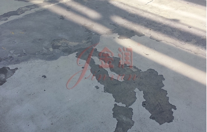 環氧地坪使用三個月后破裂